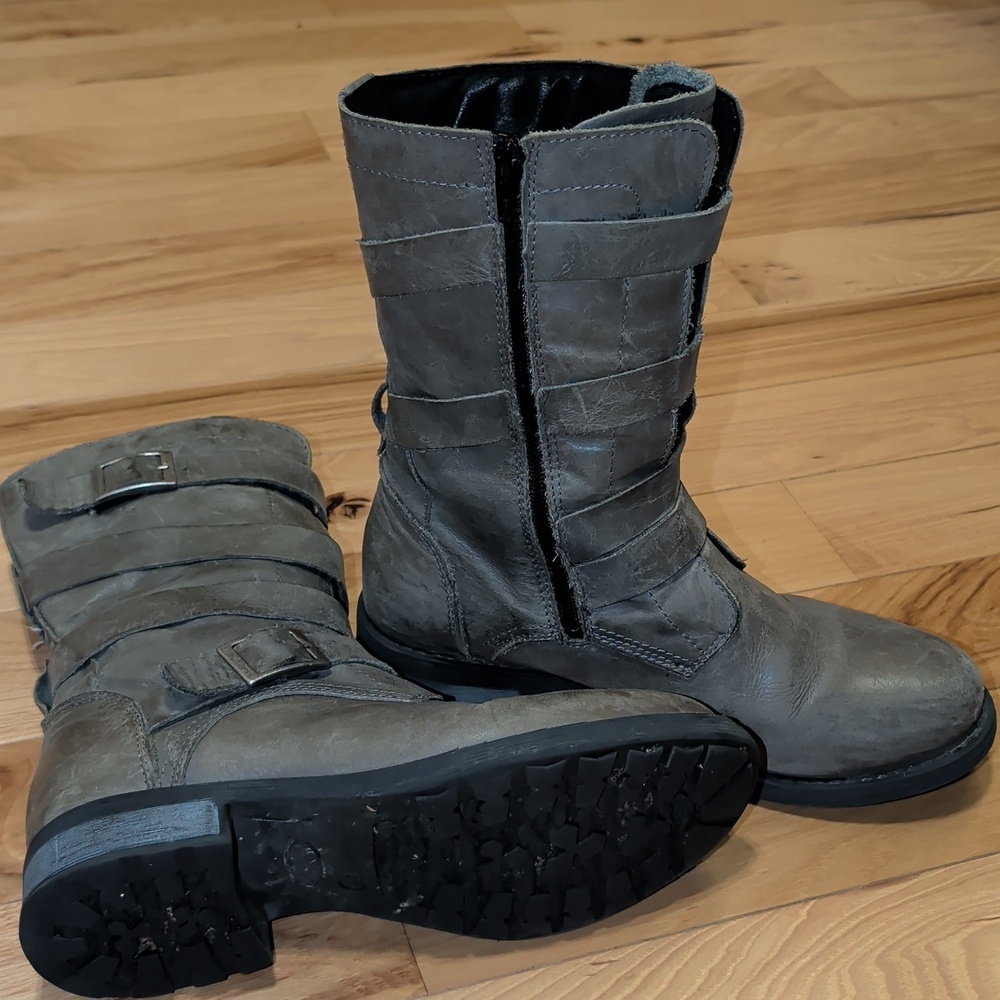 Eric Michael Real Leather Grey Combat Boots With Strap And Buckle Detailing